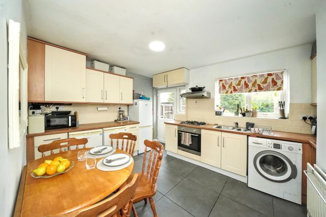 21, Leasowe Road, Rugeley photo 3