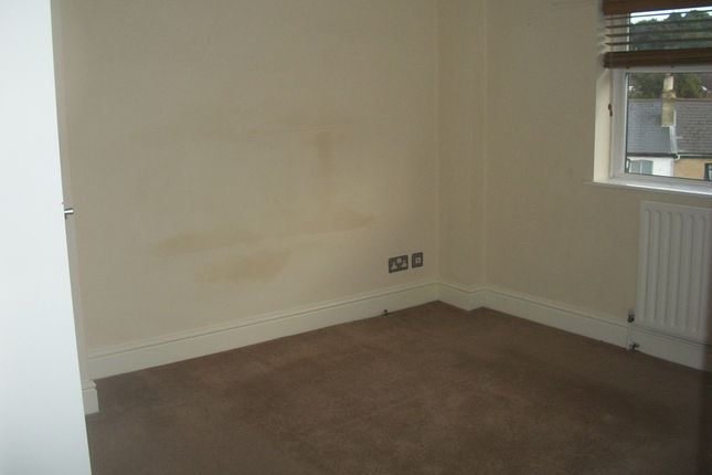 23B, Chipstead Valley Road, Coulsdon photo 3