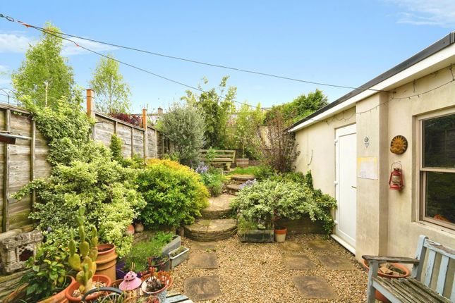15, Shelley Road, Gloucestershire photo 4