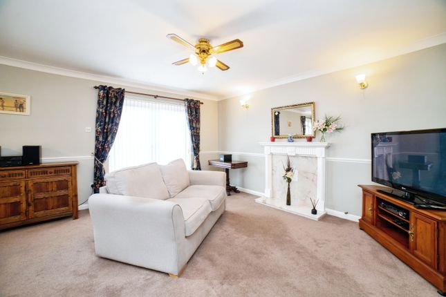 67, The Green, Sutton-in-Ashfield photo 2