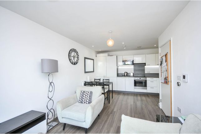 2 bed flat for sale in Adenmore Road, London SE6