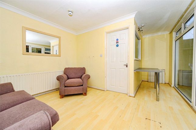 73, Brendon Avenue, Bedfordshire photo 4