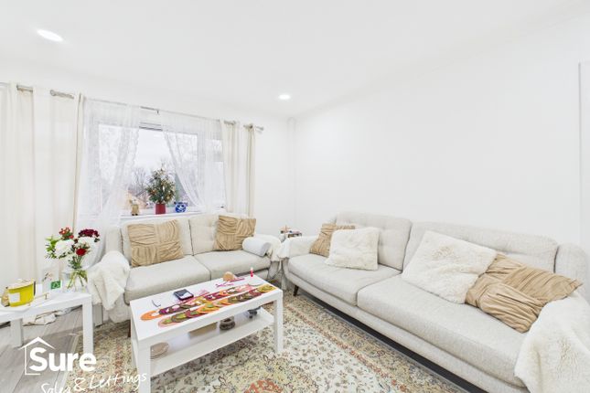 10, Hill Close, Stanmore photo 4