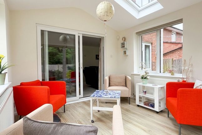 2 Cleveland Drive, Southampton photo 4