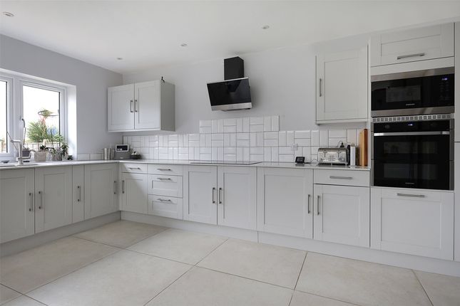 7, Park Lane, Surrey photo 4