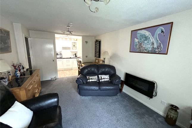 24, Dove Close, Kent photo 5