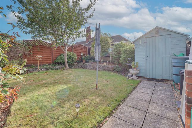 Semi-detached bungalow for sale in Hainault Close, Benfleet