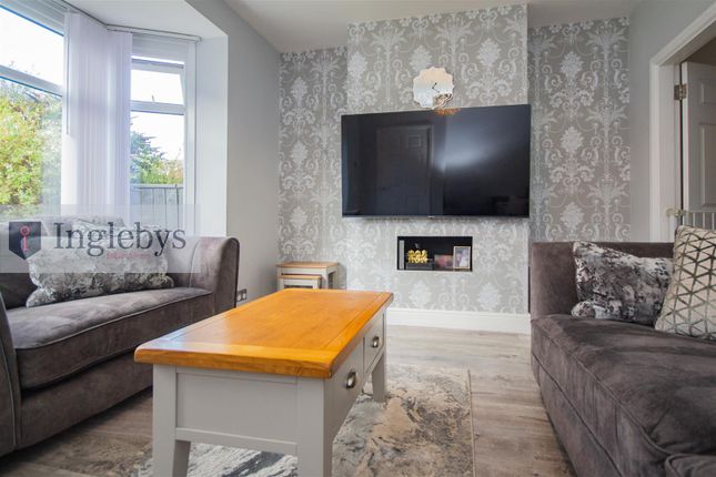 14, Cliffe Avenue, Carlin How photo 3