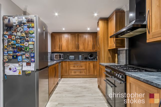 37 Hampden Crescent, Cheshunt, Hertfordshire photo 3