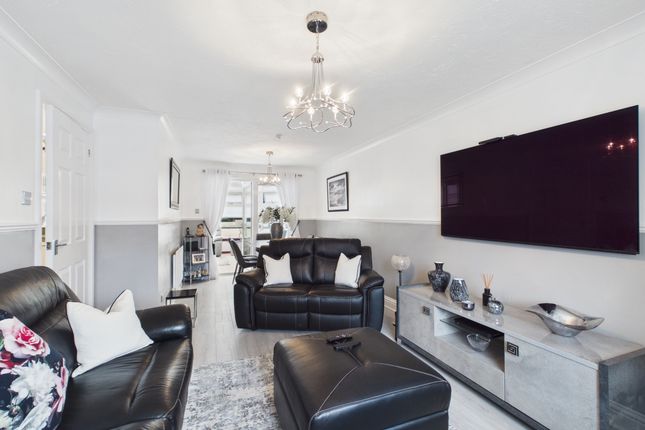 31 Orchard Grove, Coatbridge photo 4