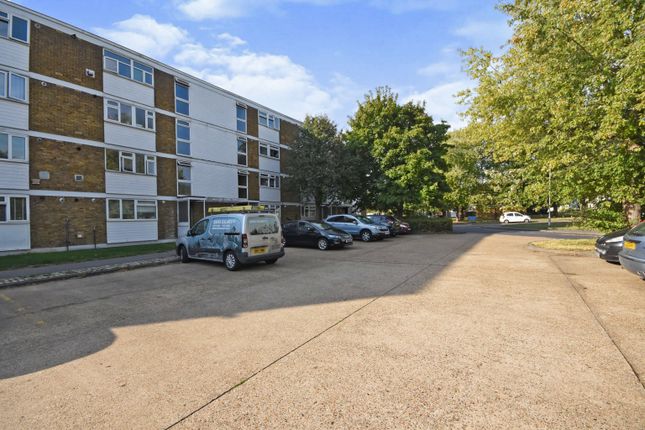 Flat for sale in Little Lullaway, Basildon, Essex