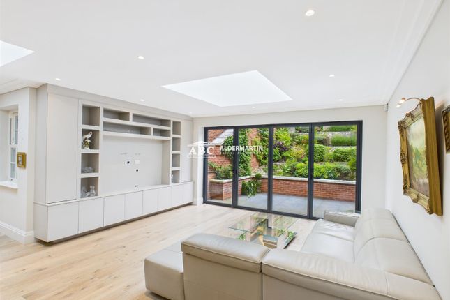 Flat 1, 21, Stoneways, Tenterden Grove, London photo 4