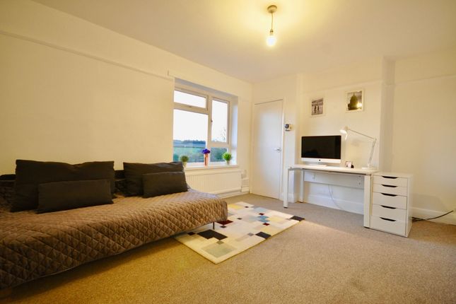 Thumbnail Flat to rent in The Green, Saffron Walden