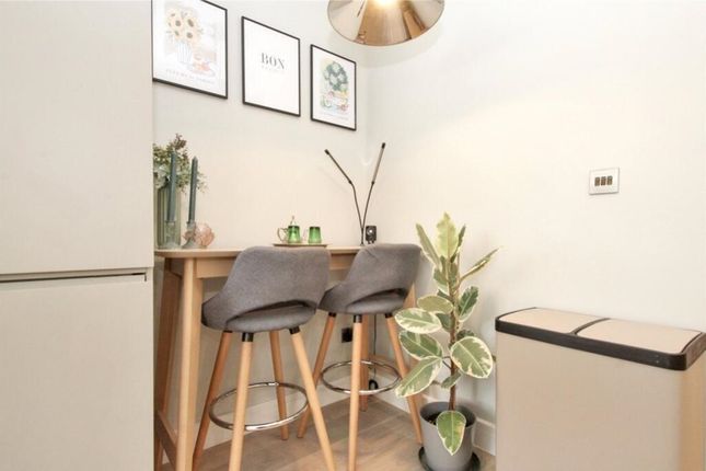 Flora Mews, London photo 3
