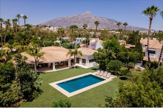 Thumbnail Town house for sale in Nueva Andalucia, Andalusia, Spain