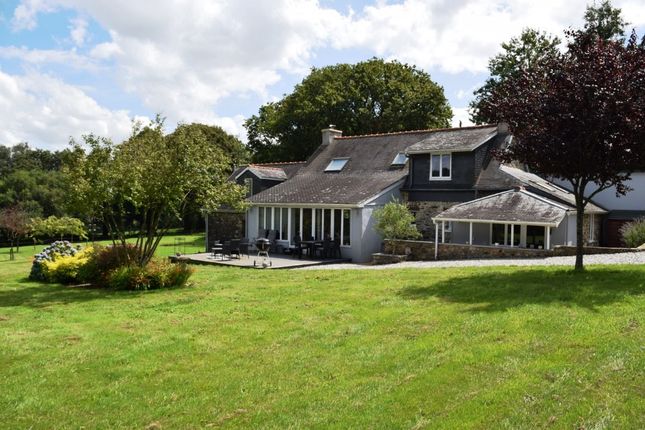 Detached house for sale in 22530 Guerlédan, Côtes-D'armor, Brittany, France