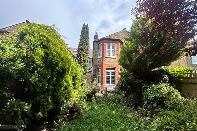 23, Hollingbourne Gardens, London photo 4
