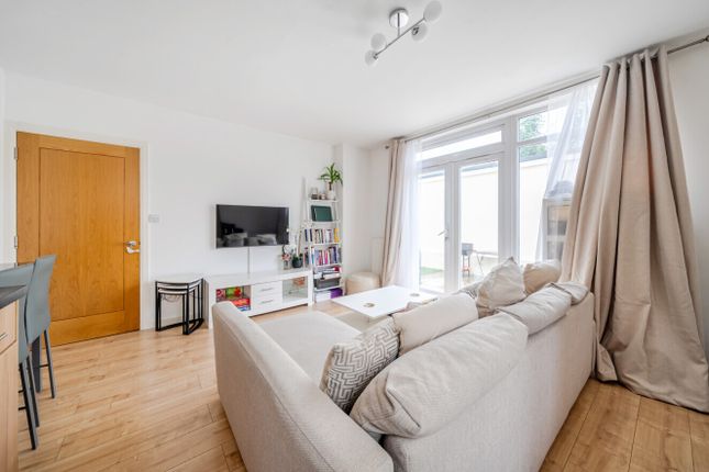 Flat B, 46-48, Meopham Road, Mitcham photo 4