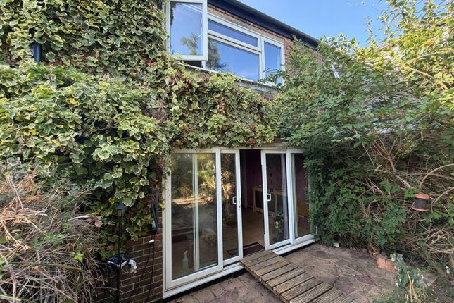 128, Cedar Drive, Edenbridge photo 3