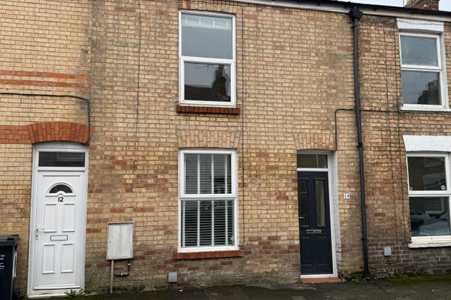 2-bed house on 10, TAUNTON, £1,250/mo