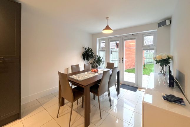 22, Kukri Gardens, Fleet photo 3