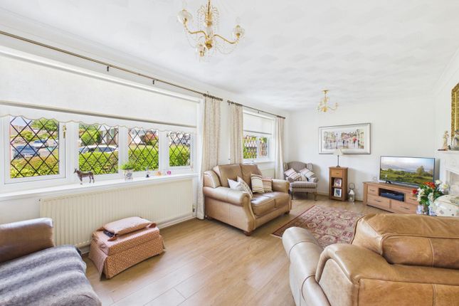 22, Leiros Parc Drive, Neath photo 3