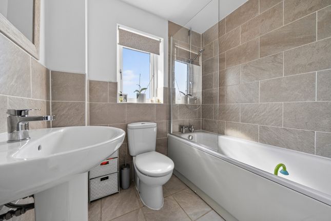 2, Hawser Road, Gloucestershire photo 4