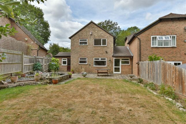 Sadlers Close Walderslade, Chatham photo 3