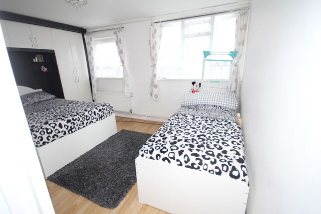 Flat for sale in Academy Gardens, Northolt