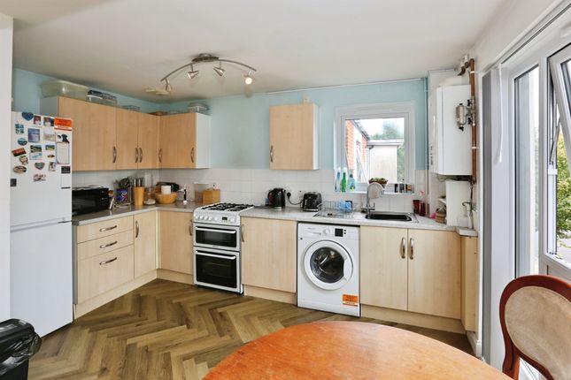 Flat 6, Moorsum House, 4, James Road, Gosport photo 4