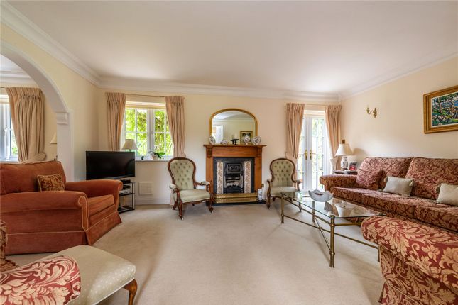 17, Becket Wood, Dorking photo 2