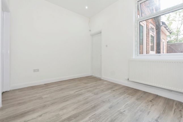 8, Lifford Lane, Birmingham photo 4