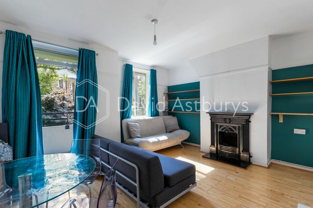 Flat to rent in Paragon Road, Hackney, London