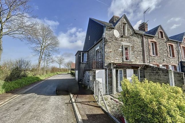 Cottage for sale in Le Mesnil-Villeman, Basse-Normandie, 50450, France