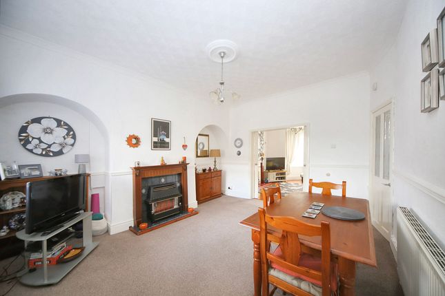 199 Ormskirk Road, Wigan photo 4