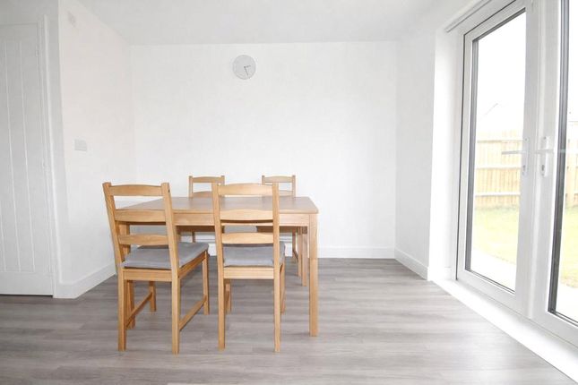 16, Dunkley Gardens, Coventry photo 4