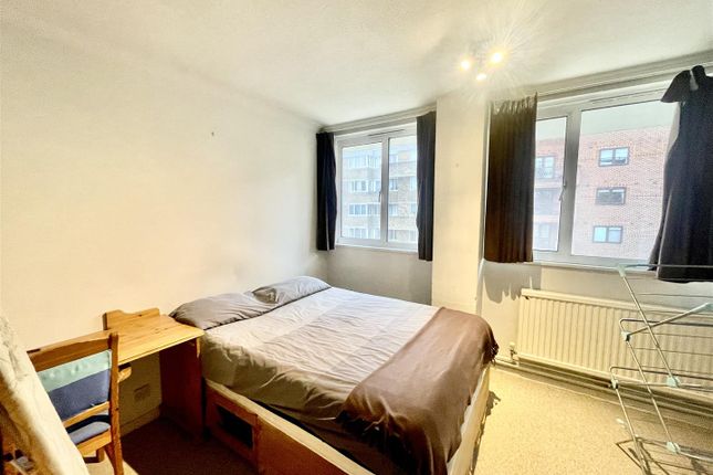 Flat for sale in Vincent Street, Westminster, London
