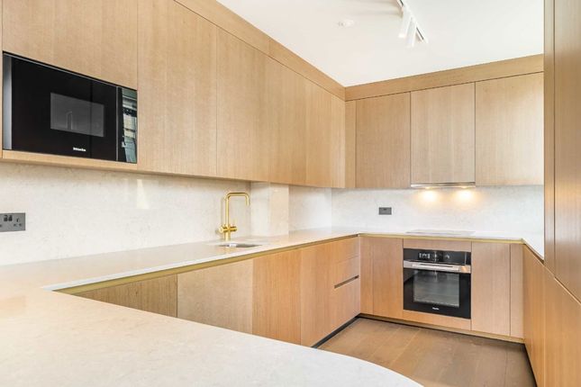 Apartment 401C, 1, Fareham Street, London photo 3