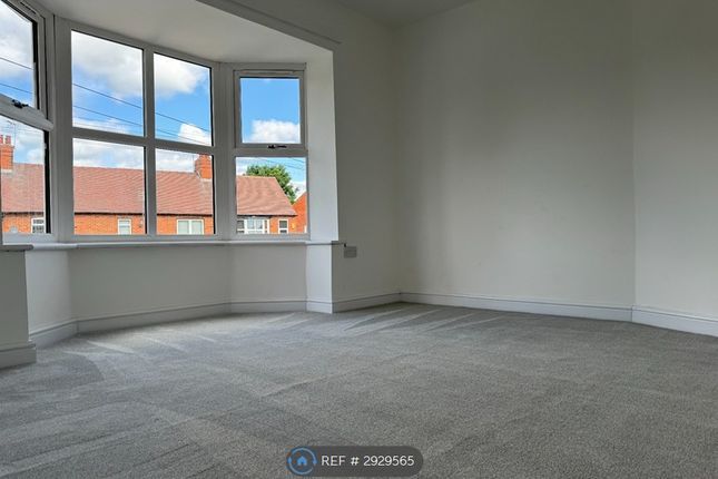 Oakwood Avenue, Wakefield photo 3