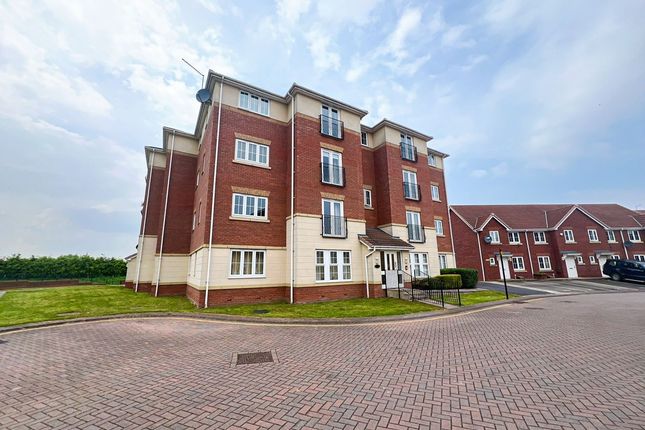Flat to rent in Dovestone Way, Kingswood, Hull
