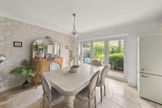 32, Herlwyn Avenue, Ruislip photo 4