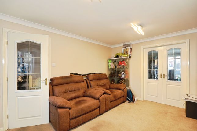 106, James Atkinson Way, Crewe photo 3