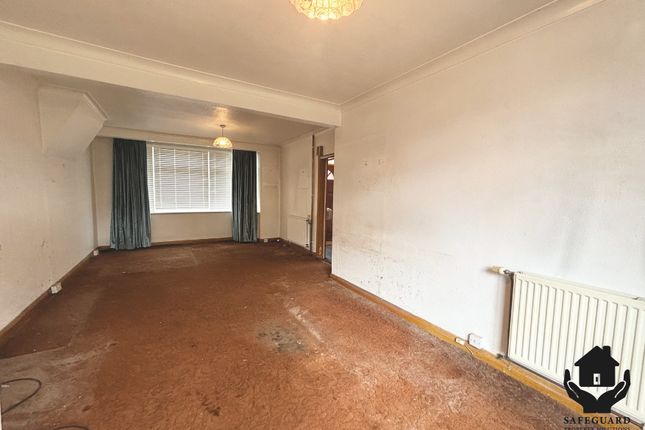 18, Bawdsey Avenue, Ilford photo 2