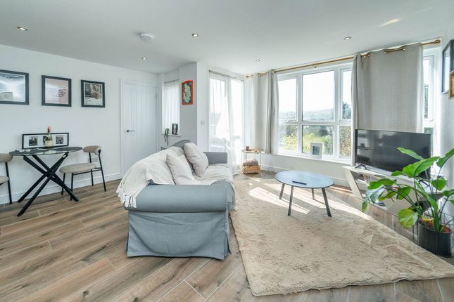 60 Storthwood Court, Sheffield photo 4