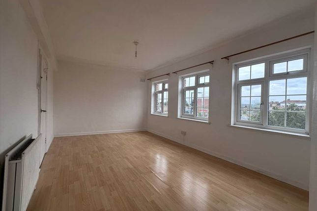 24A, Belmont Circle, Harrow photo 5