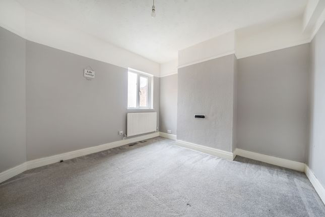 338a, Hook Rise North, Surbiton photo 5