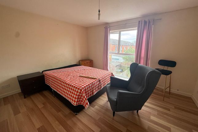 Studio house on Room 2, 186, Bradwell Common Boulevard, Milton Keynes, £700/mo