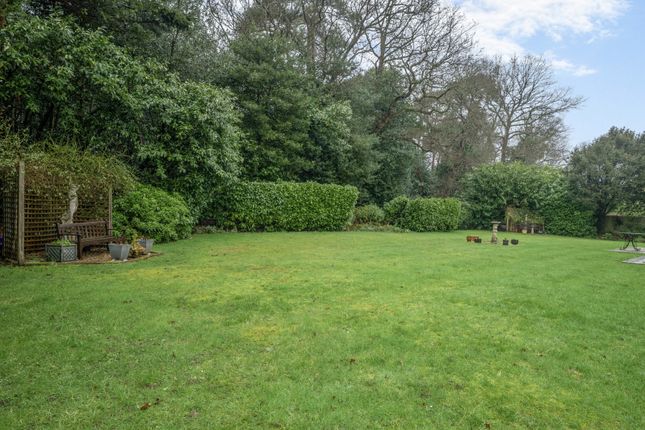 2 Sovereign Beeches,, Green Lane, Farnham Common photo 4