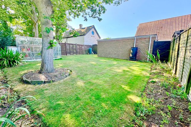 9, Griffiths Way, Hull photo 2