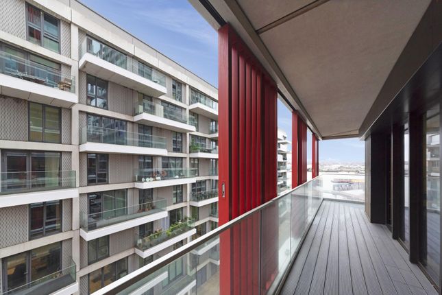 Flat for sale in James Cook Building, Royal Wharf